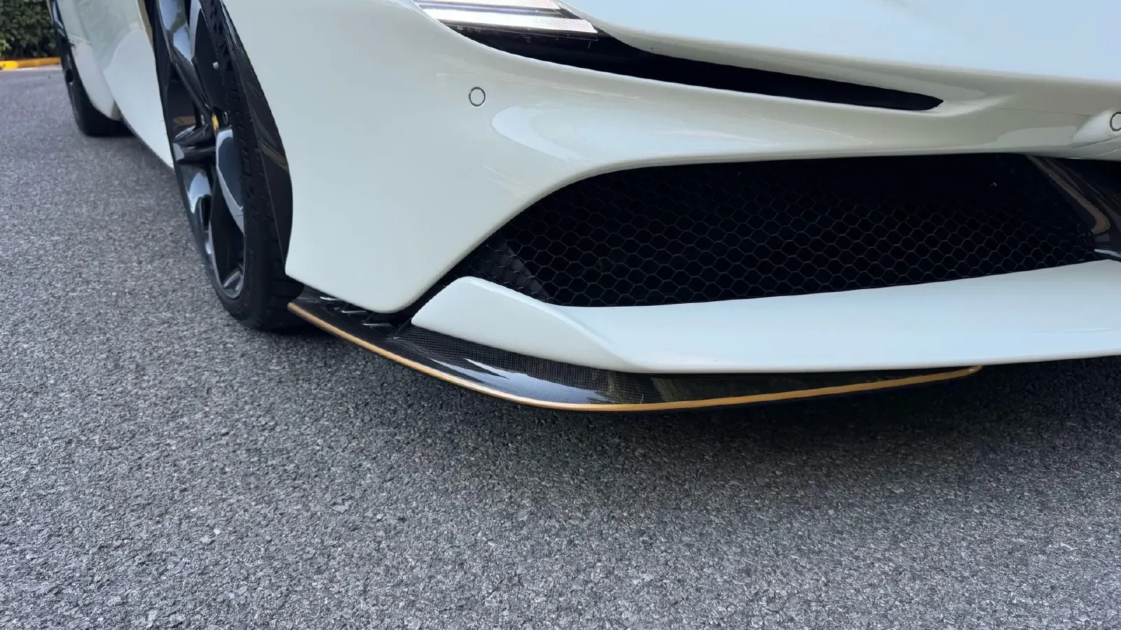 2021 Ferrari SF90 3.9T 781HP V8 8DCT PHEV 7.9KWH,autocango,china used car exporter,china ev exporter,chinese used car exporter,chinese used ev exporter