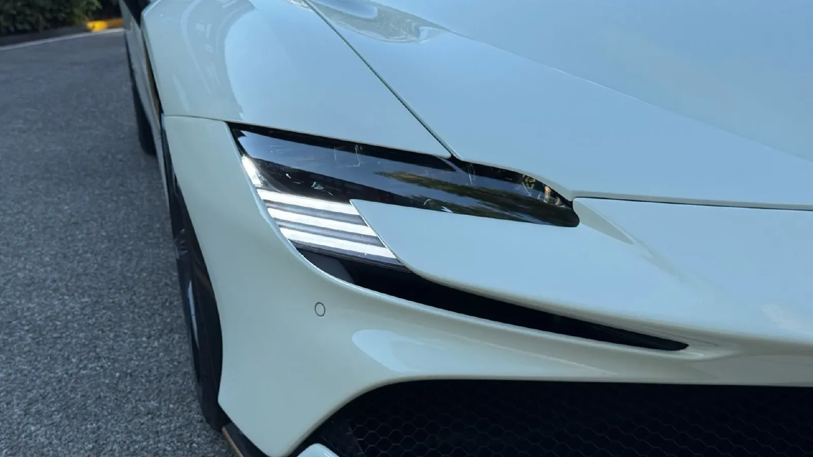 2021 Ferrari SF90 3.9T 781HP V8 8DCT PHEV 7.9KWH,autocango,china used car exporter,china ev exporter,chinese used car exporter,chinese used ev exporter