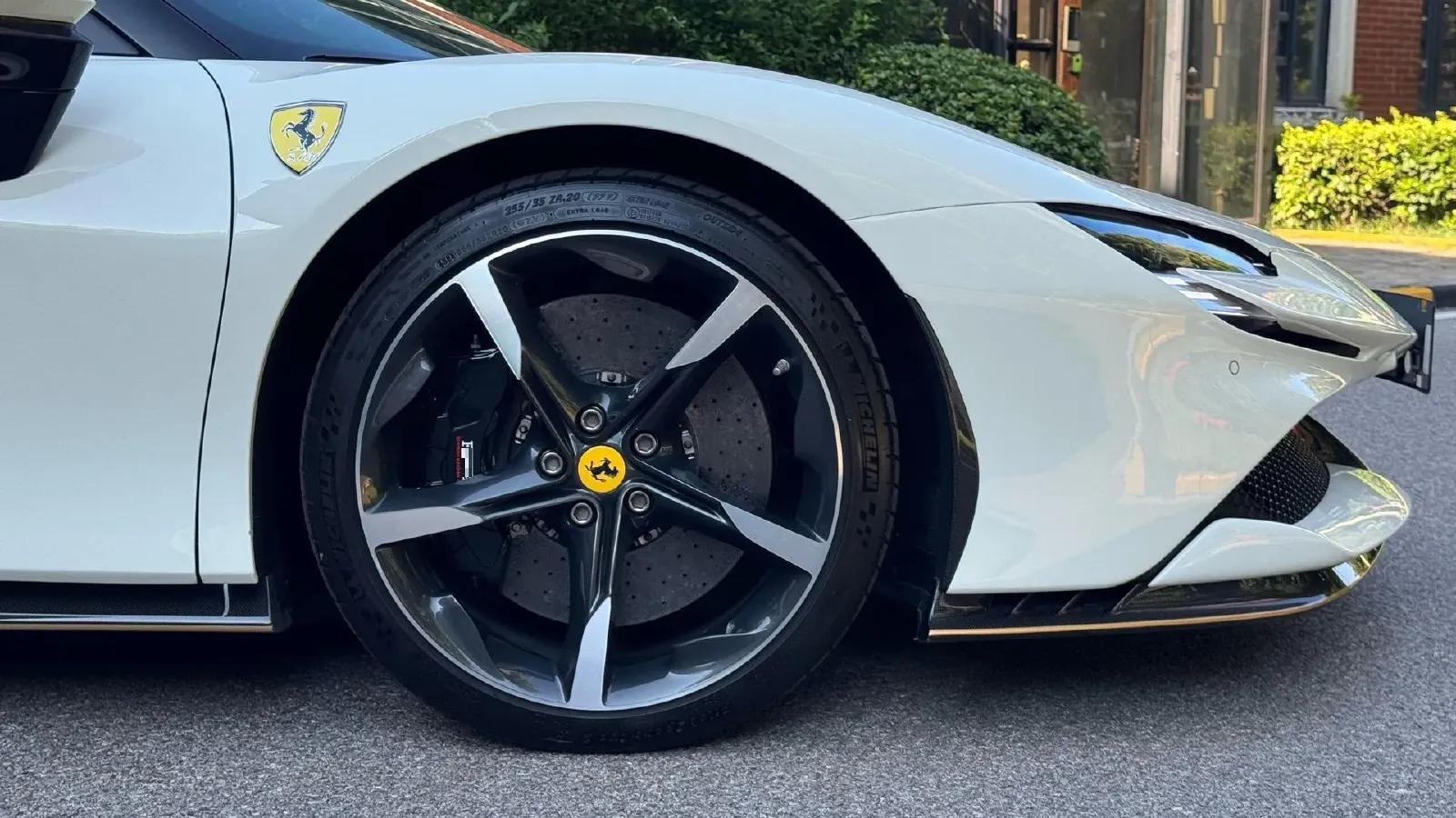 2021 Ferrari SF90 3.9T 781HP V8 8DCT PHEV 7.9KWH,autocango,china used car exporter,china ev exporter,chinese used car exporter,chinese used ev exporter