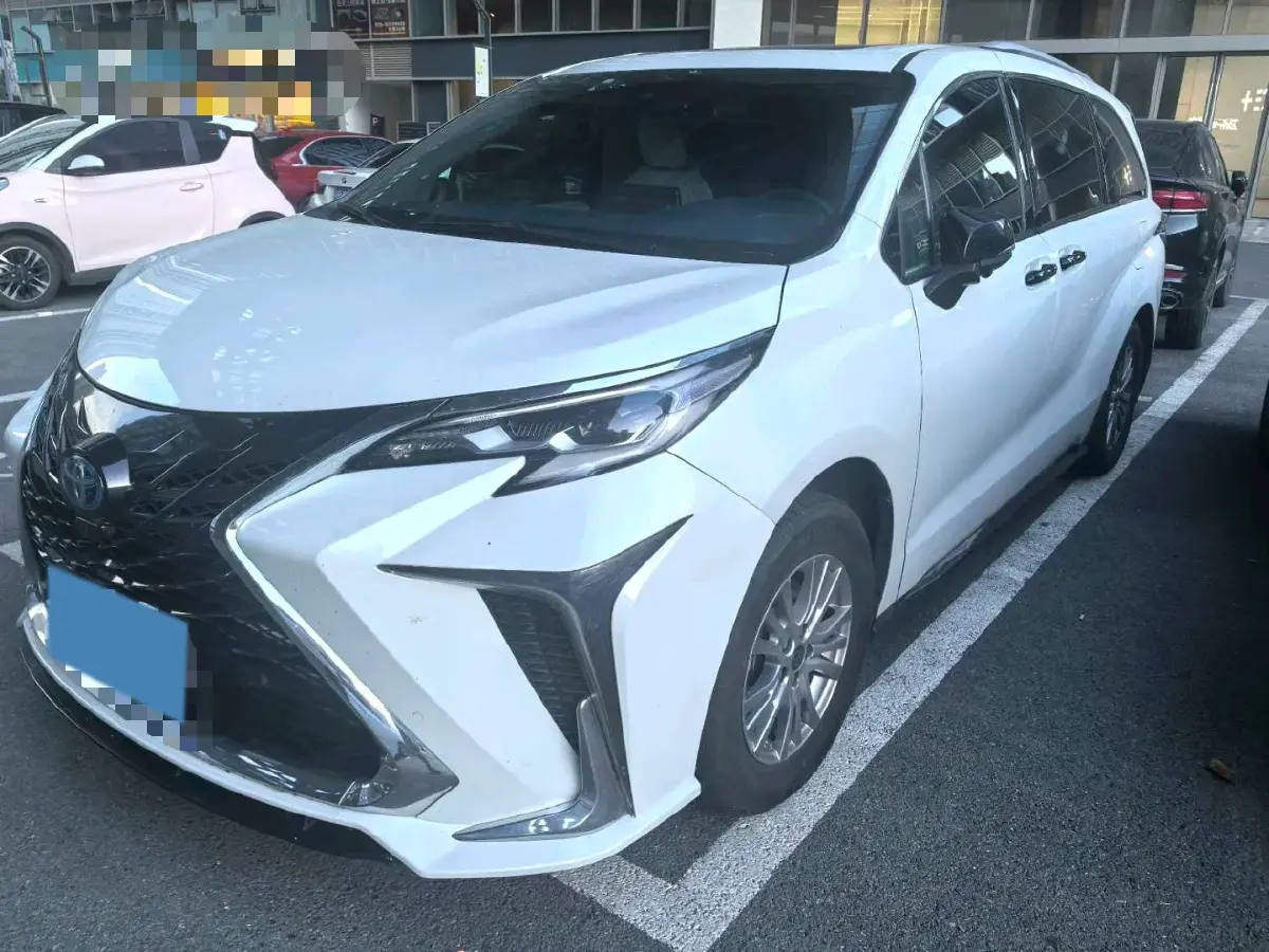 2021 Toyota Sienna 2.5L 192HP L4 E-CVT Hybrid