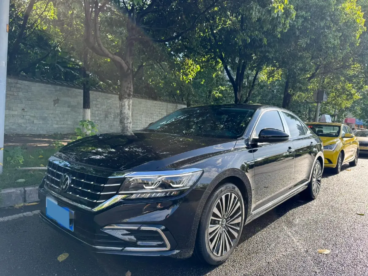 2021 Volkswagen Passat 2.0T 186HP L4 7DCT