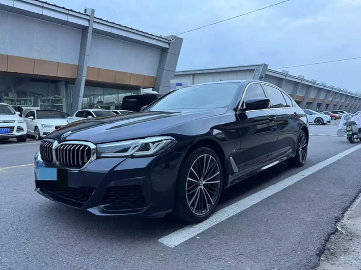 2022 BMW 5 Series 2.0T 252HP L4 8AT