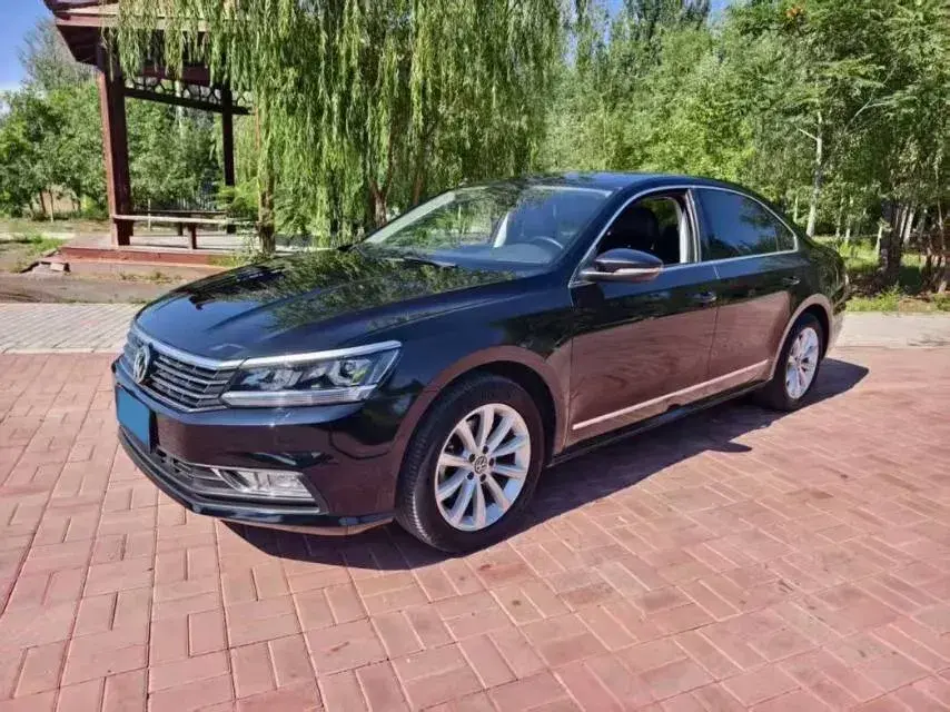 2017 Volkswagen Passat 1.8T 180HP L4 7DCT