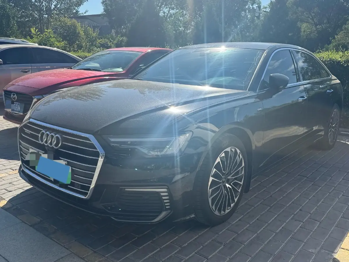 2020 Audi A6L 2.0T 252HP L4 7DCT PHEV 14.1KWH