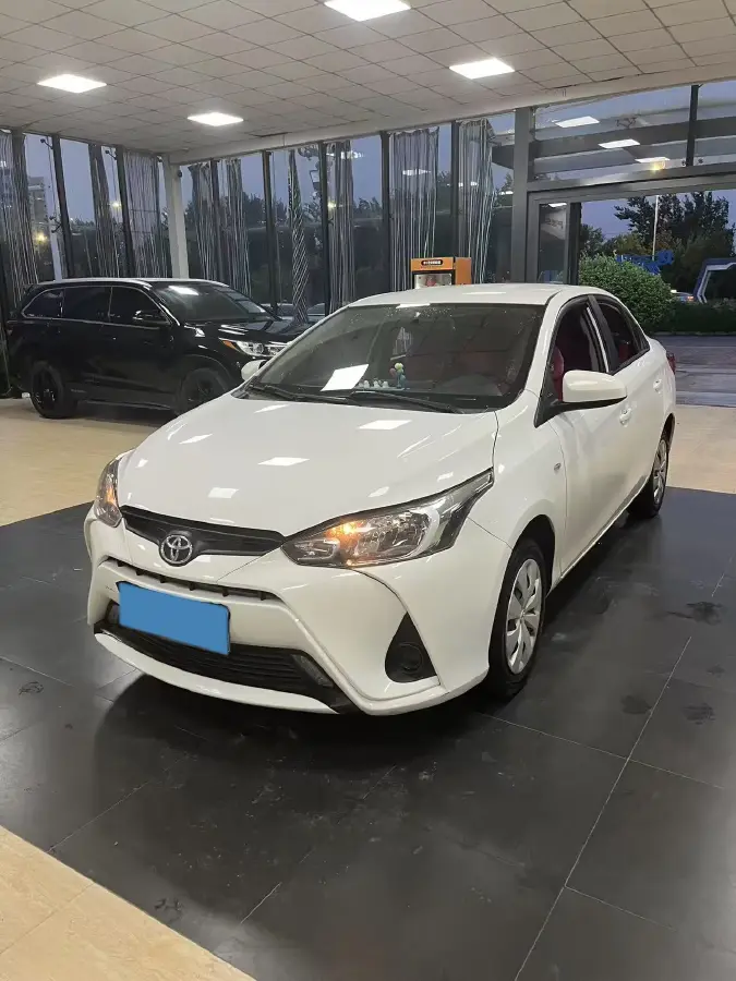 2017 Toyota Yaris L 1.5L 107HP L4 CVT