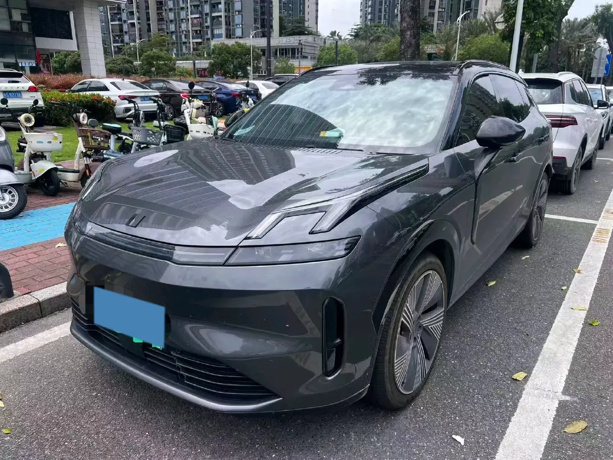 2023 LYNK&CO 08 EM-P 1.5T 163HP L4 3DHT PHEV 39.6KWH