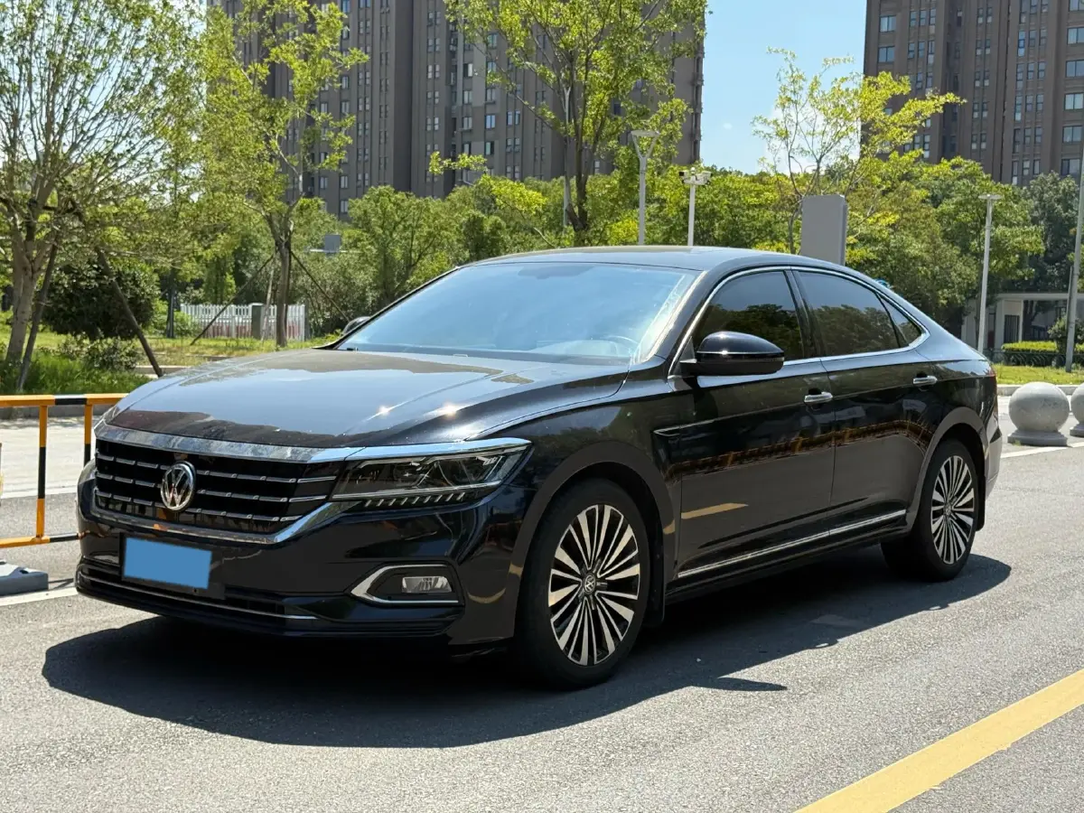 2019 Volkswagen Passat 2.0T 186HP L4 7DCT
