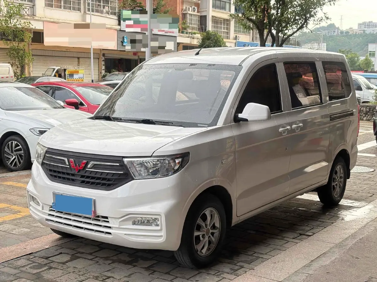2019 WuLing HongGuang Plus 1.5T 147HP L4 6MT
