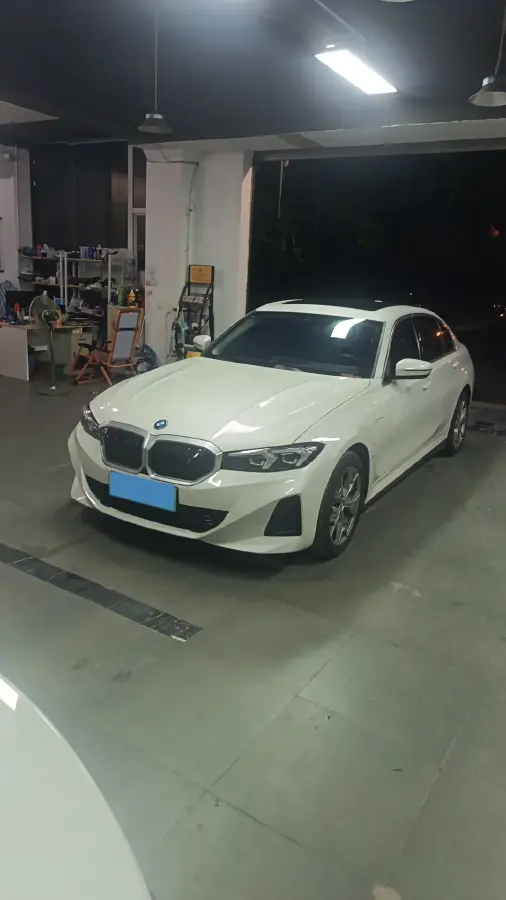 2025 BMW i3 BEV 70KWH