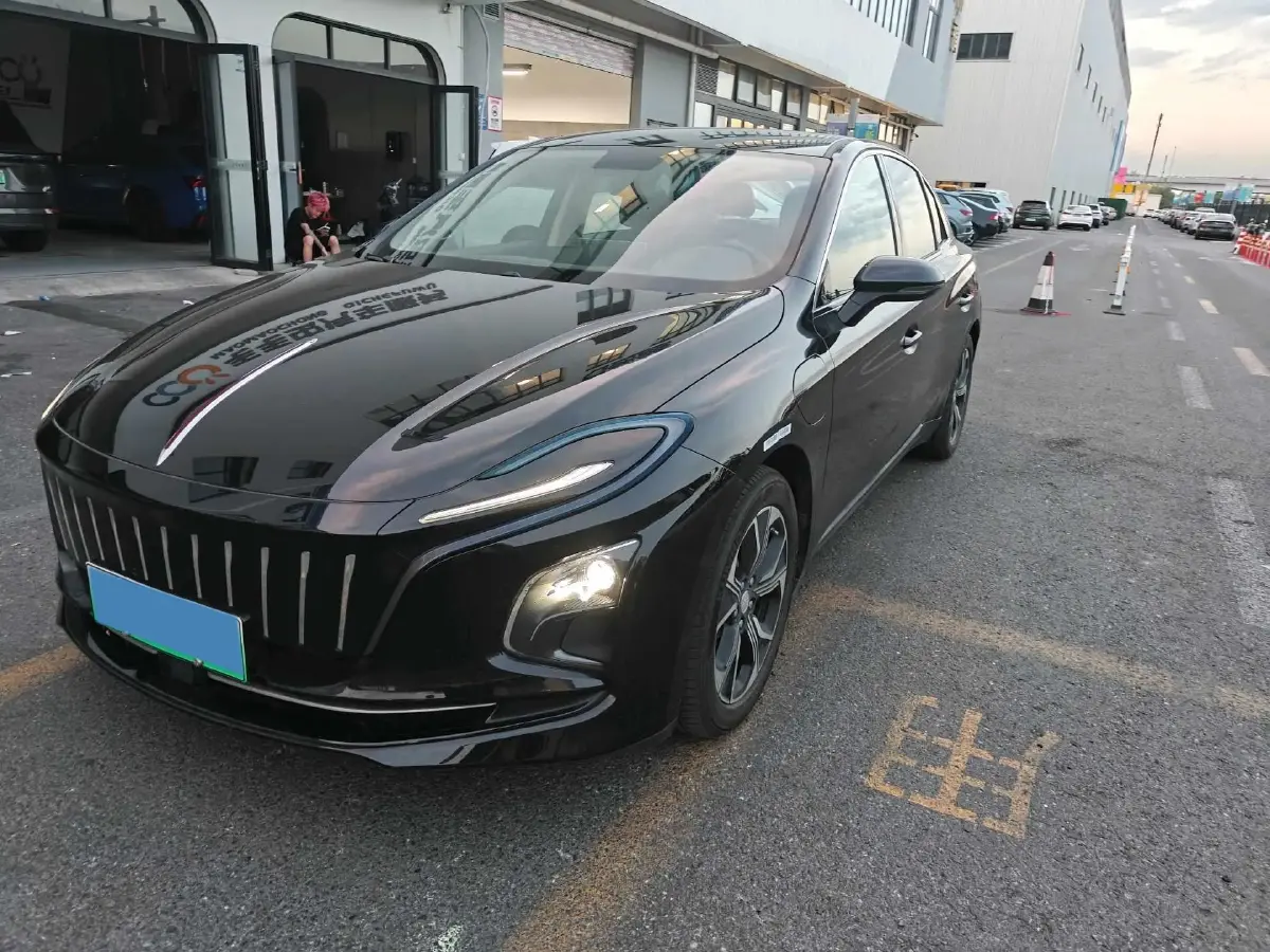 2022 HongQi E-QM5 BEV 54KWH