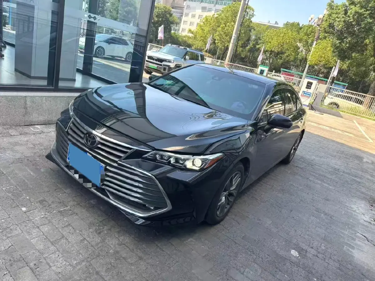 2021 Toyota Avalon 2.5L 209HP L4 8AT