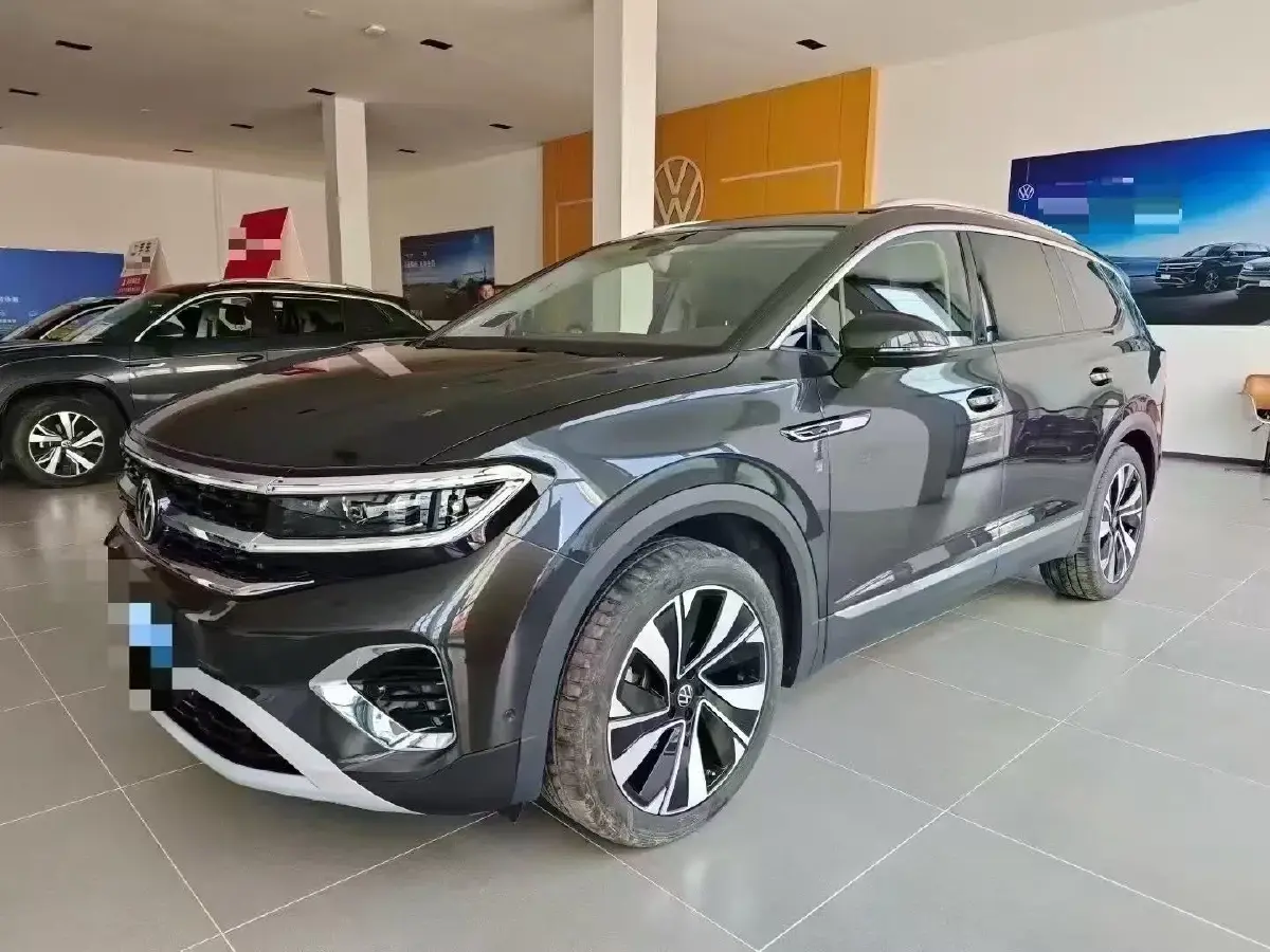 2024 Volkswagen Talagon 2.0T 220HP L4 7DCT