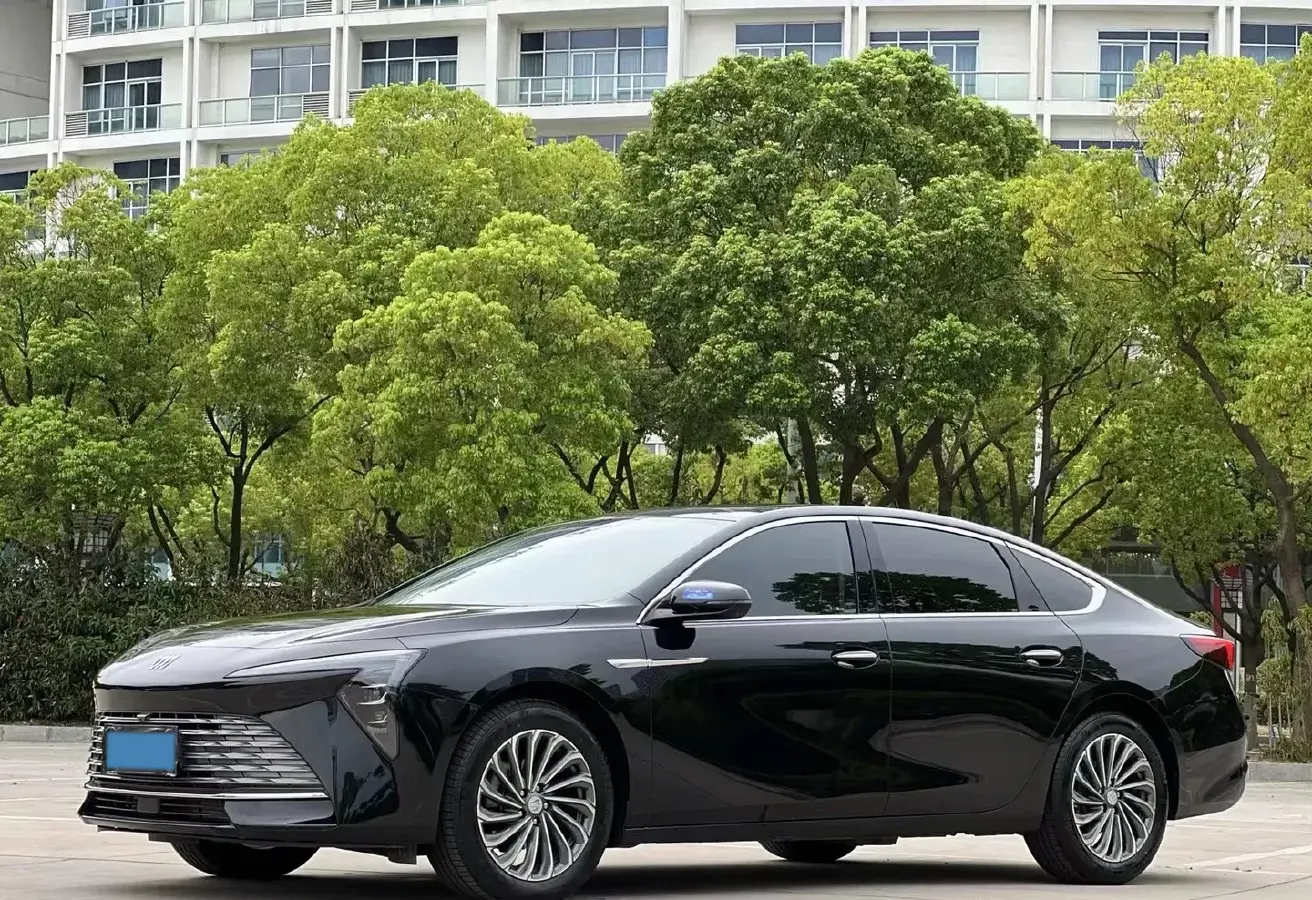 2024 Buick Larcosse 2.0T 237HP L4 9AT