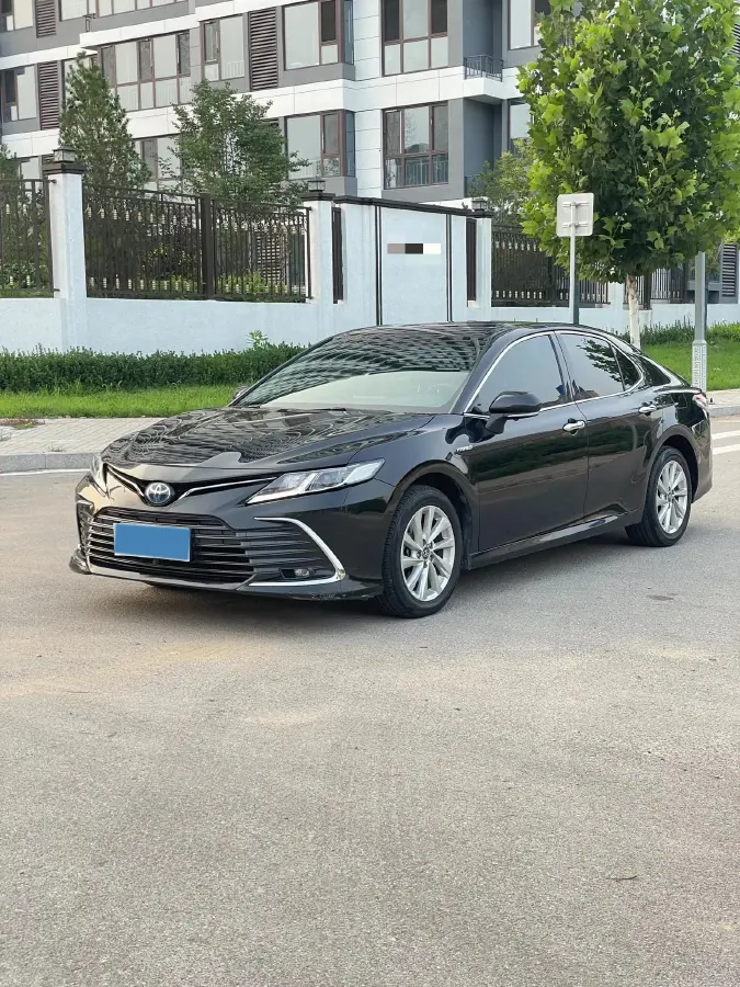 2021 Toyota Camry 2.5L 178HP L4 E-CVT Hybrid