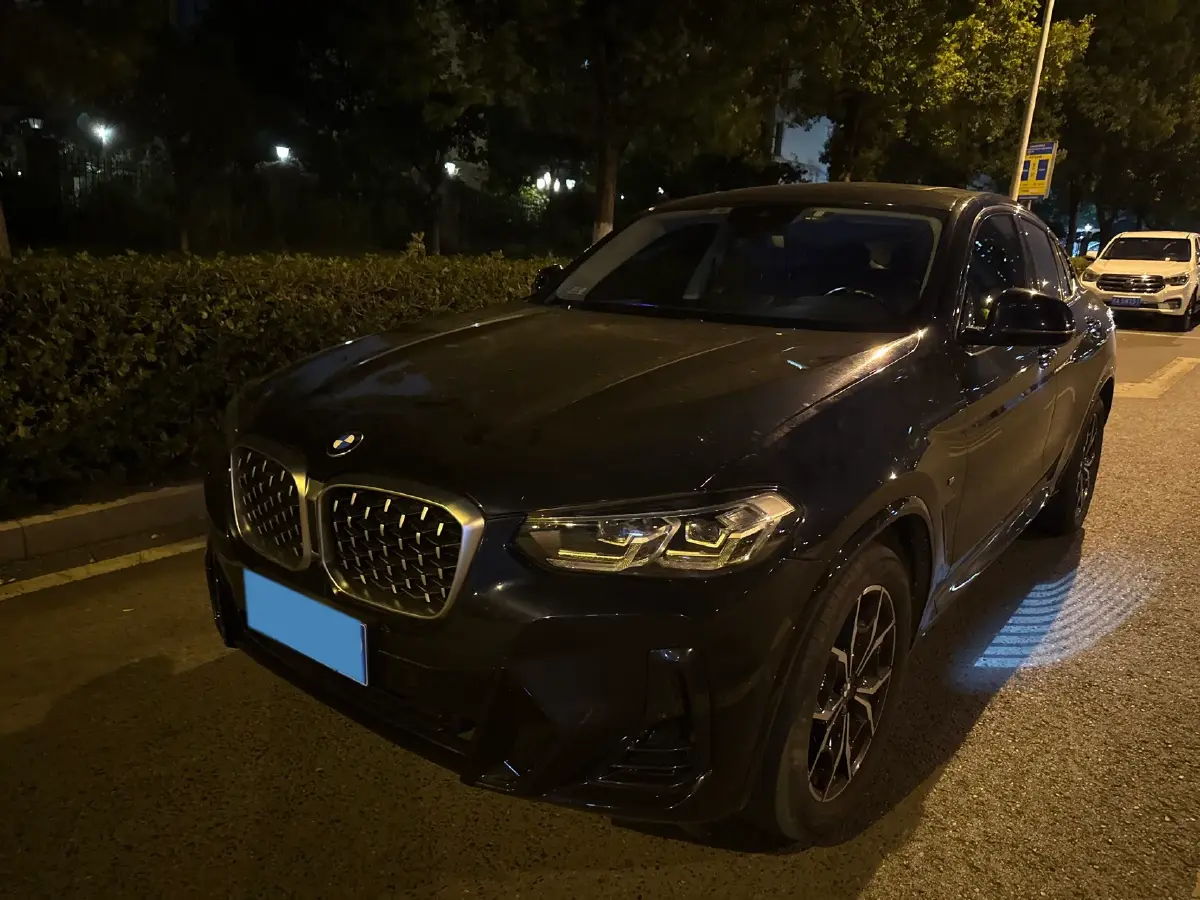 2022 BMW X4 2.0T 245HP L4 8AT