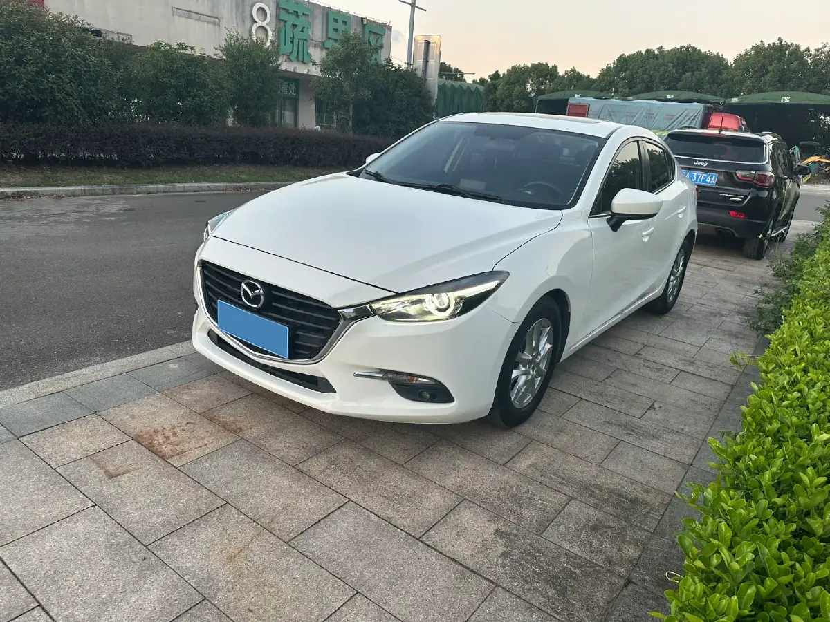 2017 Mazda 3 Axela 1.5L 117HP L4 6AT
