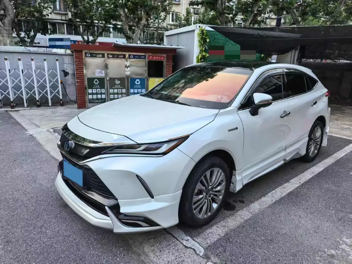2022 Toyota Harrier 2.5L 178HP L4 E-CVT Hybrid