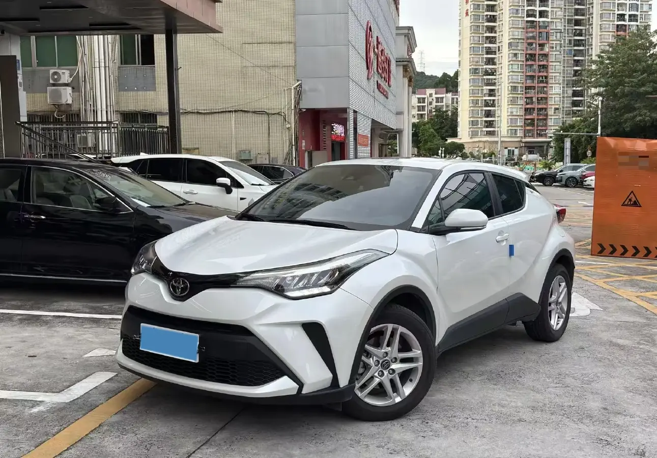 2023 Toyota C-HR 2.0L 171HP L4 CVT