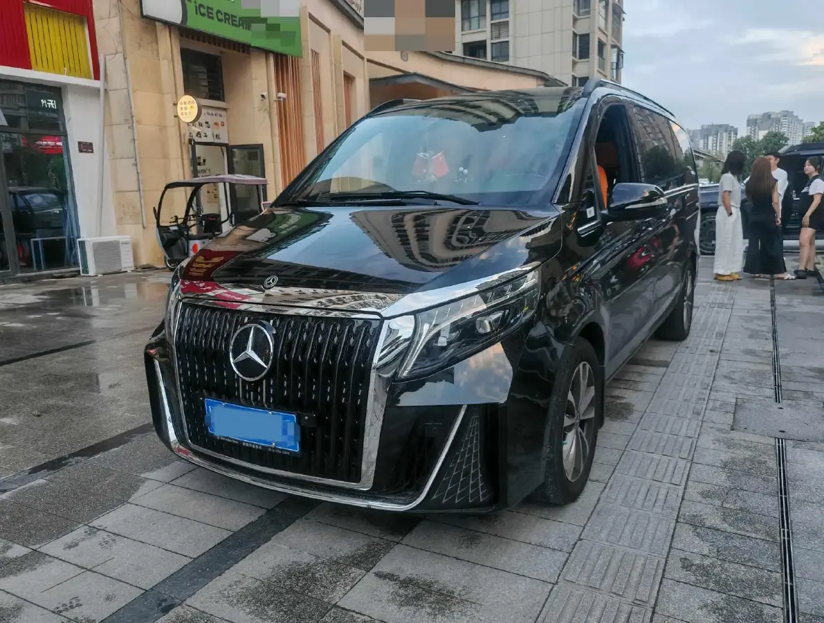 2022 Mercedes-Benz V Class 2.0T 211HP L4 9AT