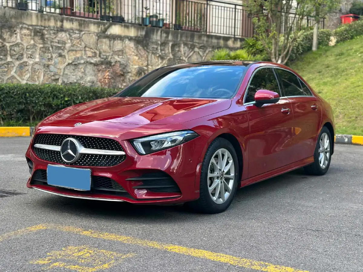 2021 Mercedes-Benz A Class 1.3T 163HP L4 7DCT