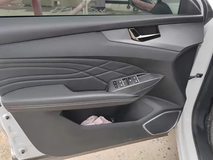 2023 KaiYi KunLun 1.6T 197HP L4 7DCT,autocango,china used car exporter,china ev exporter,chinese used car exporter,chinese used ev exporter