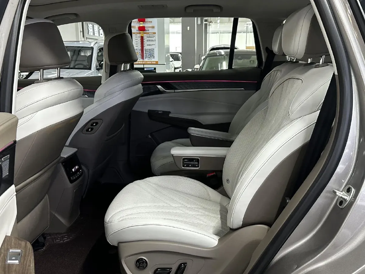 2023 Roewe RX9 2.0T 242HP L4 9AT,autocango,china used car exporter,china ev exporter,chinese used car exporter,chinese used ev exporter