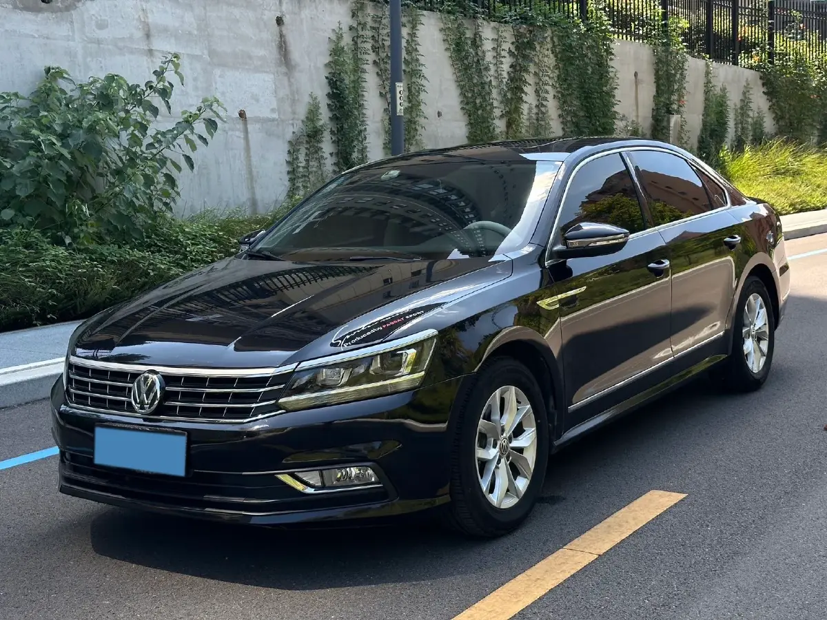2017 Volkswagen Passat 1.8T 180HP L4 7DCT