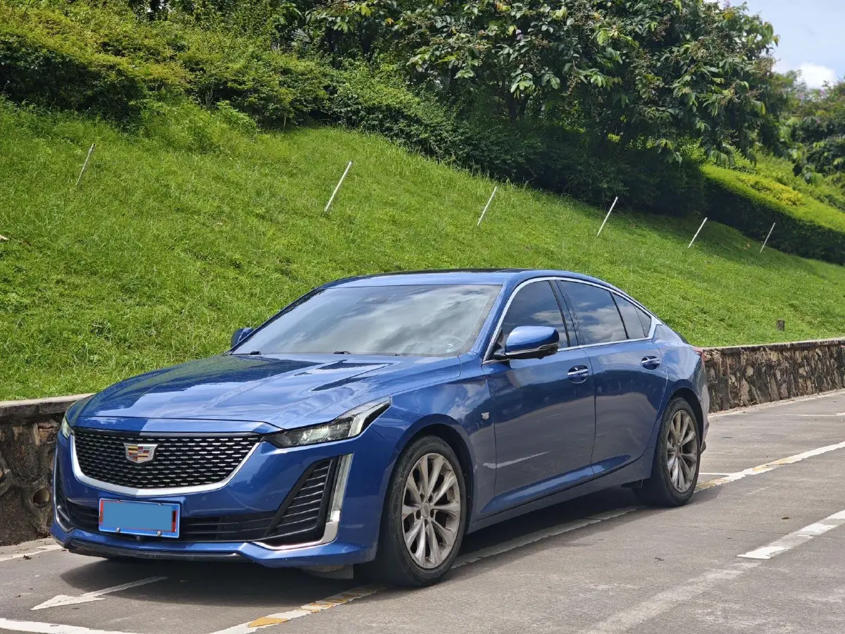 2021 Cadillac CT5 2.0T 237HP L4 10AT
