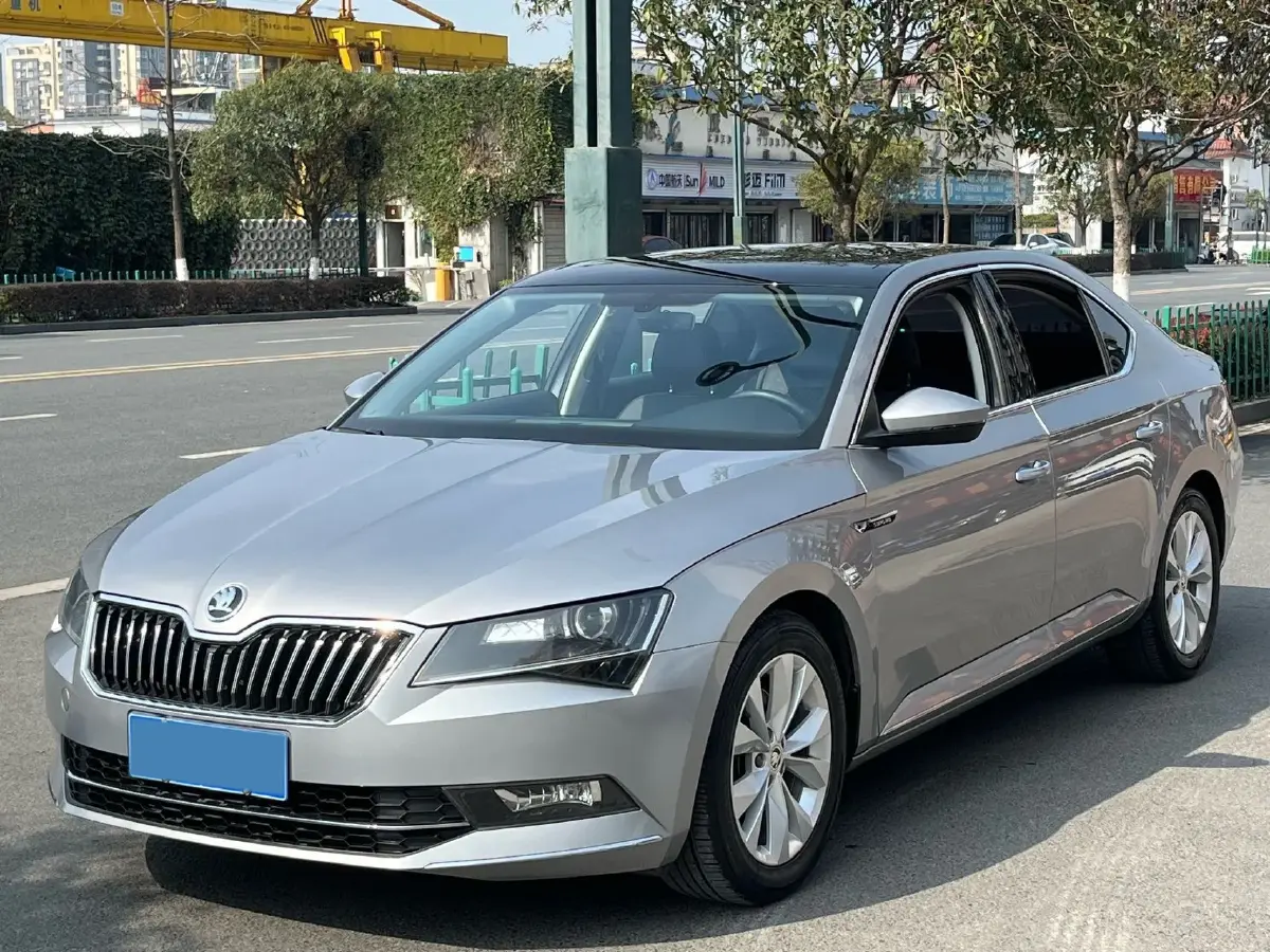 2018 Skoda Superb 1.8T 180HP L4 7DCT