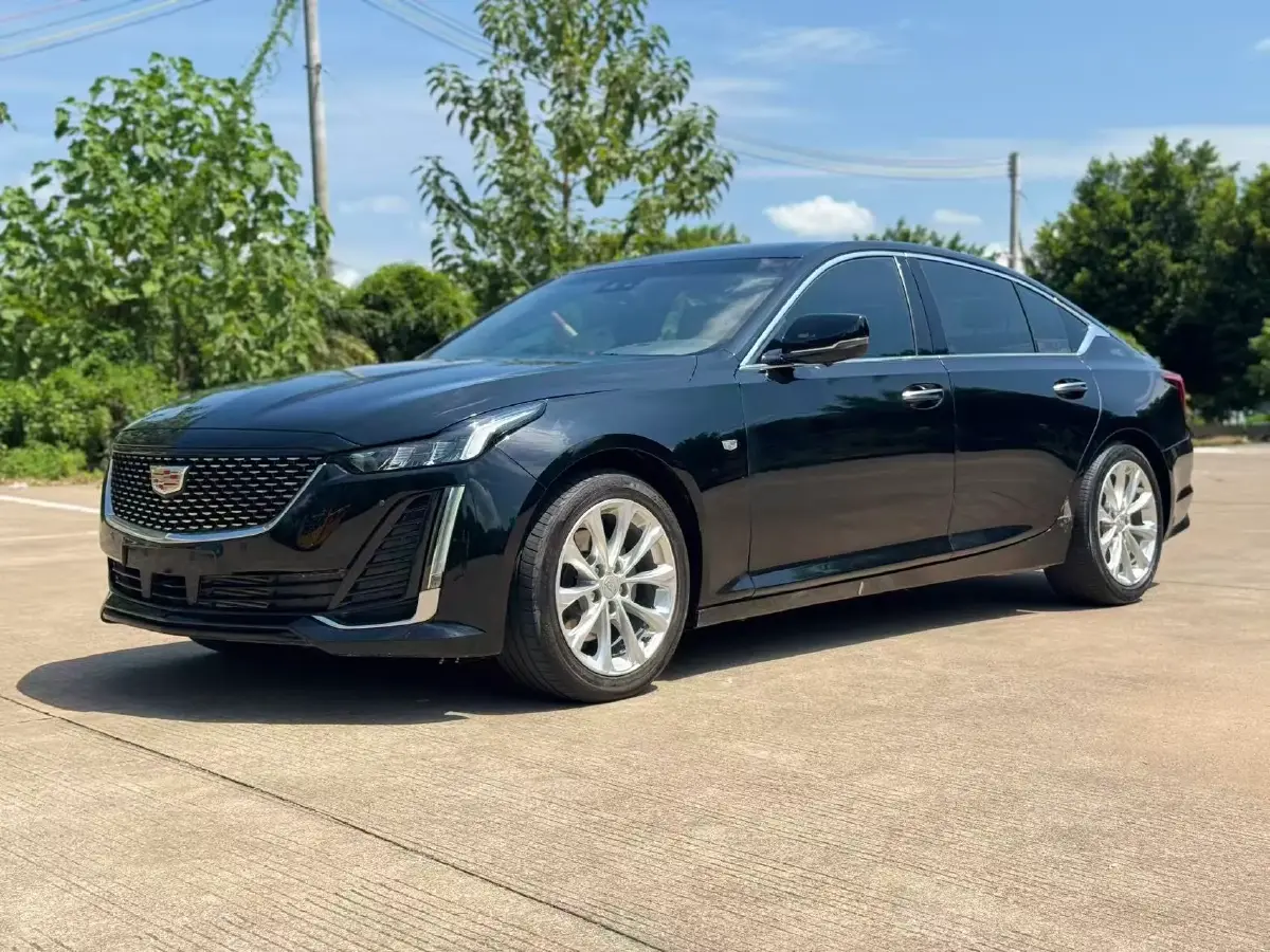 2022 Cadillac CT5 2.0T 237HP L4 10AT