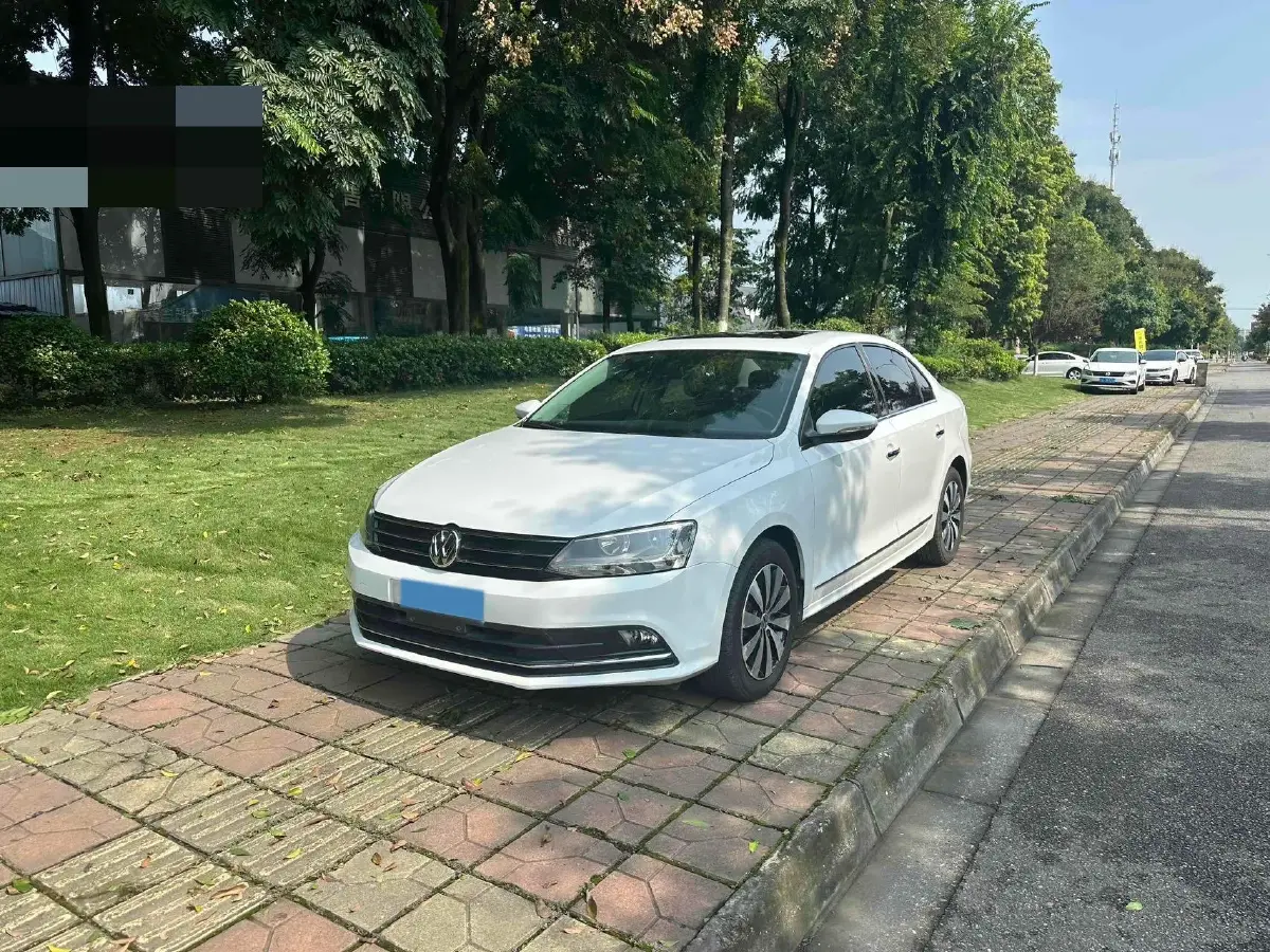 2018 Volkswagen Sagitar 1.4T 150HP L4 7DCT