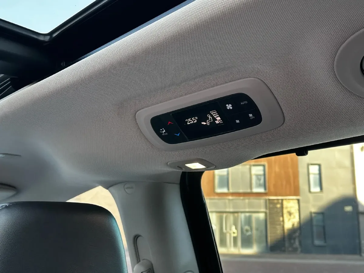 2017 Chrysler Pacifica 3.6L 279HP V6 9AT,autocango,china used car exporter,china ev exporter,chinese used car exporter,chinese used ev exporter