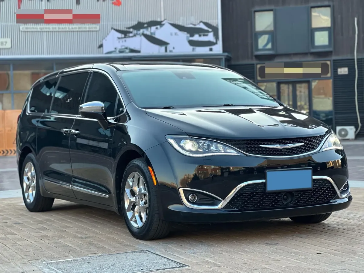 2017 Chrysler Pacifica 3.6L 279HP V6 9AT,autocango,china used car exporter,china ev exporter,chinese used car exporter,chinese used ev exporter