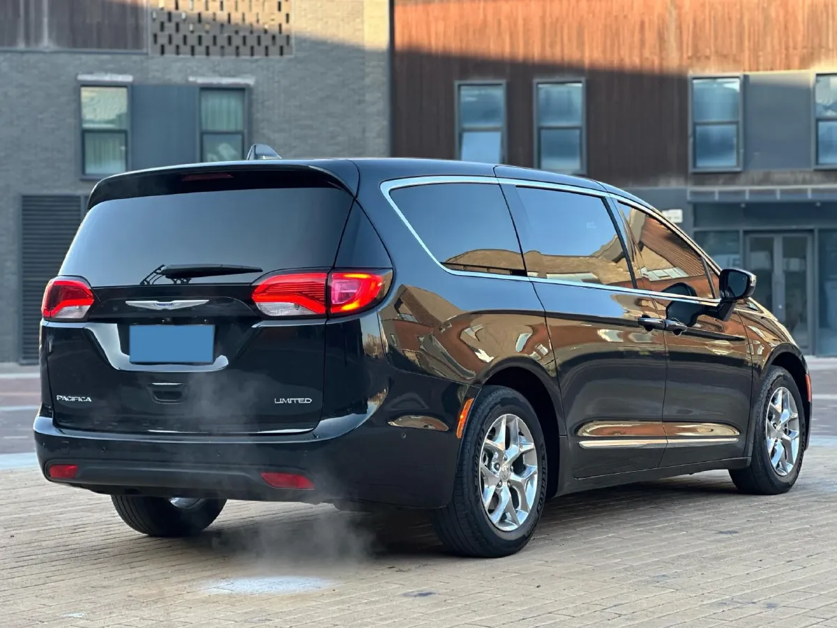 2017 Chrysler Pacifica 3.6L 279HP V6 9AT,autocango,china used car exporter,china ev exporter,chinese used car exporter,chinese used ev exporter