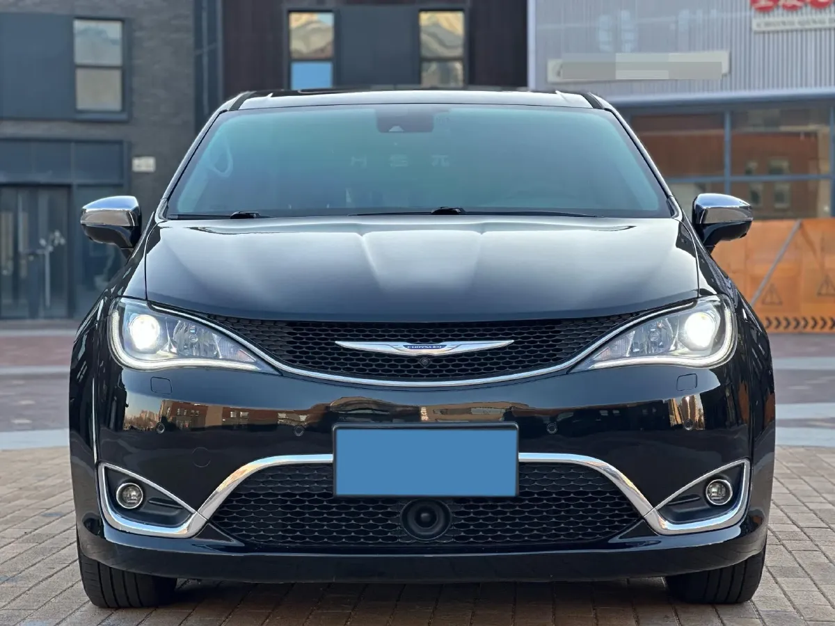 2017 Chrysler Pacifica 3.6L 279HP V6 9AT,autocango,china used car exporter,china ev exporter,chinese used car exporter,chinese used ev exporter