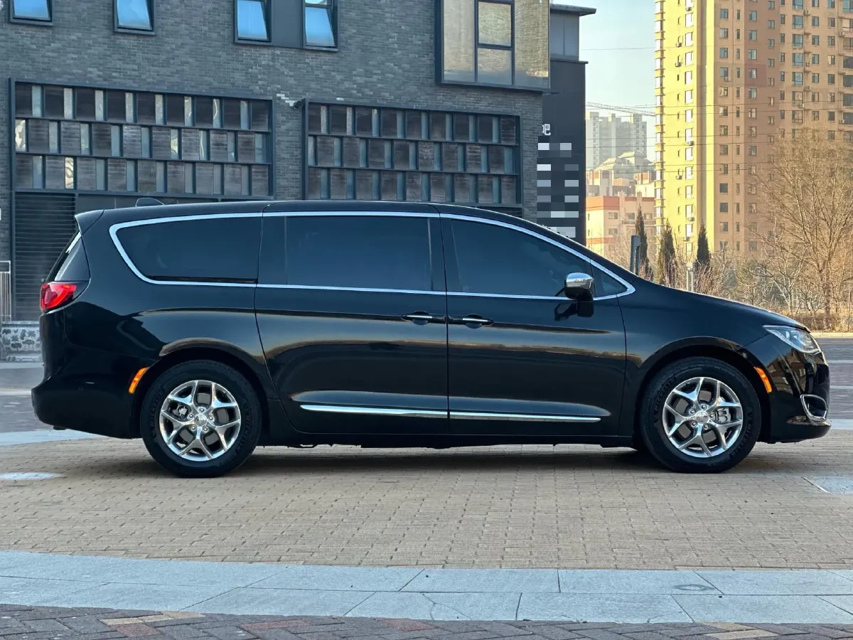 2017 Chrysler Pacifica 3.6L 279HP V6 9AT,autocango,china used car exporter,china ev exporter,chinese used car exporter,chinese used ev exporter