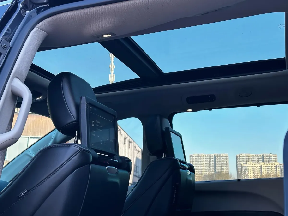 2017 Chrysler Pacifica 3.6L 279HP V6 9AT,autocango,china used car exporter,china ev exporter,chinese used car exporter,chinese used ev exporter