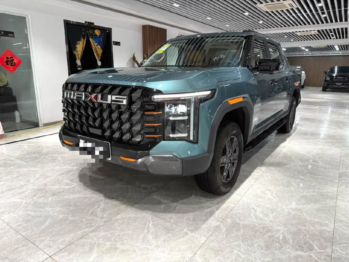 2025 MAXUS InterstellarX 2.5T 224HP L4 8AT