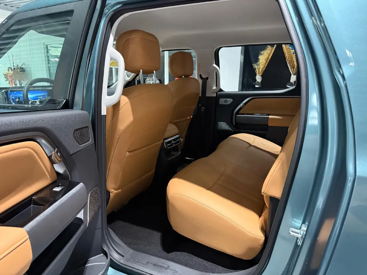 2025 MAXUS InterstellarX 2.5T 224HP L4 8AT,autocango,china used car exporter,china ev exporter,chinese used car exporter,chinese used ev exporter