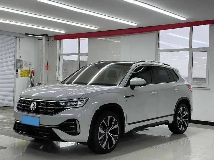 2023 Volkswagen Tayron 2.0T 220HP L4 7DCT