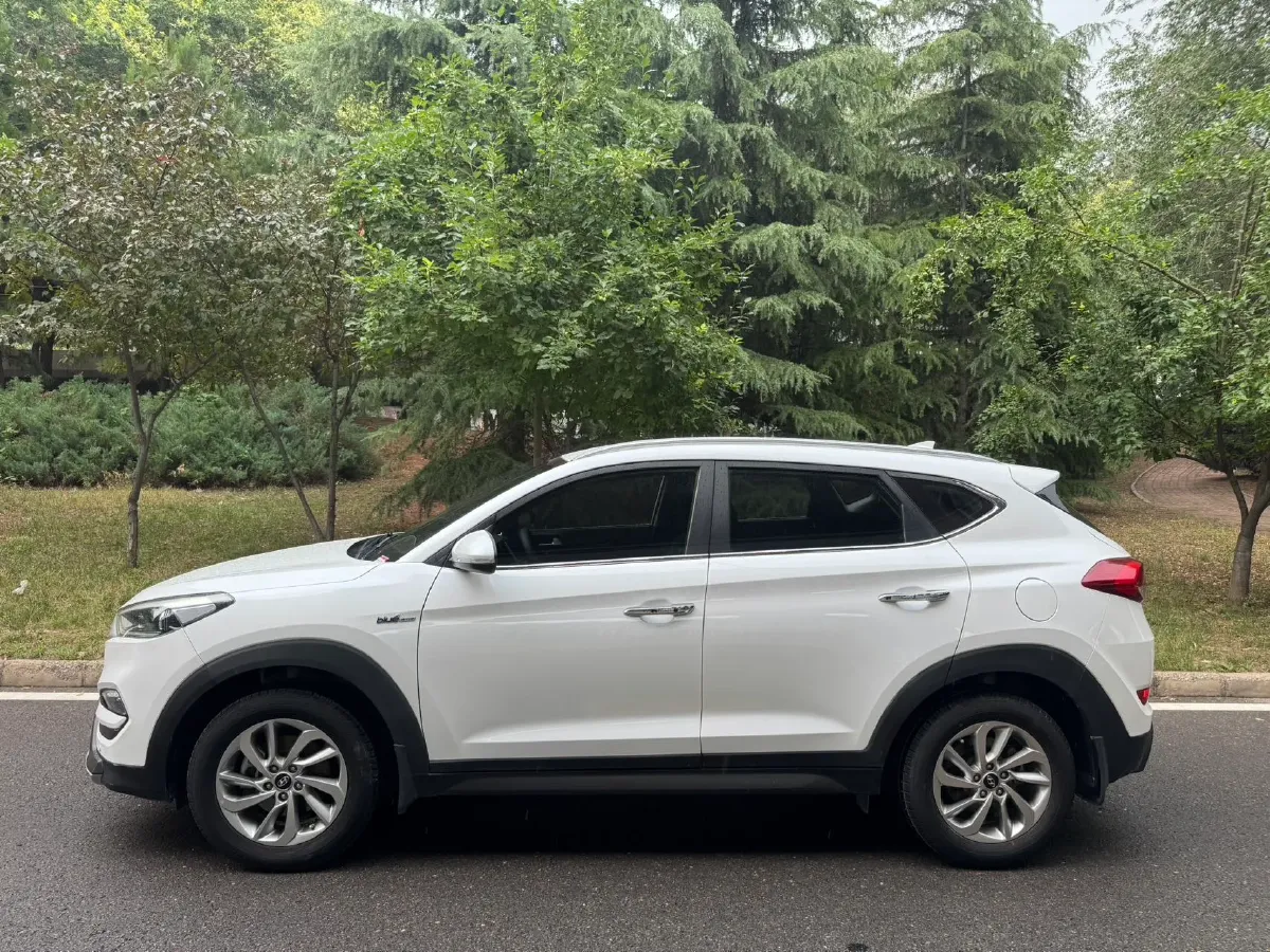 2015 Hyundai Tucson 1.6T 177HP L4 7DCT,autocango,china used car exporter,china ev exporter,chinese used car exporter,chinese used ev exporter