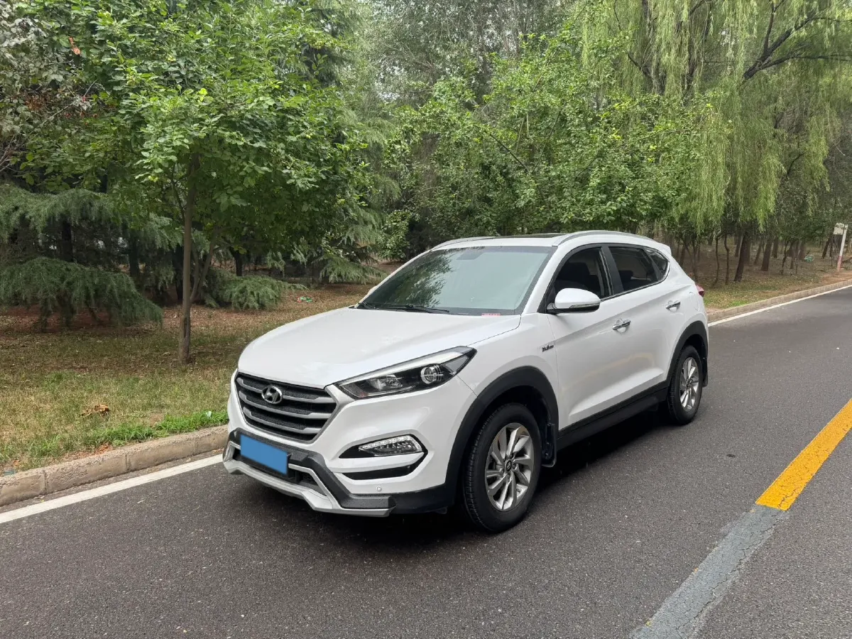 2015 Hyundai Tucson 1.6T 177HP L4 7DCT,autocango,china used car exporter,china ev exporter,chinese used car exporter,chinese used ev exporter