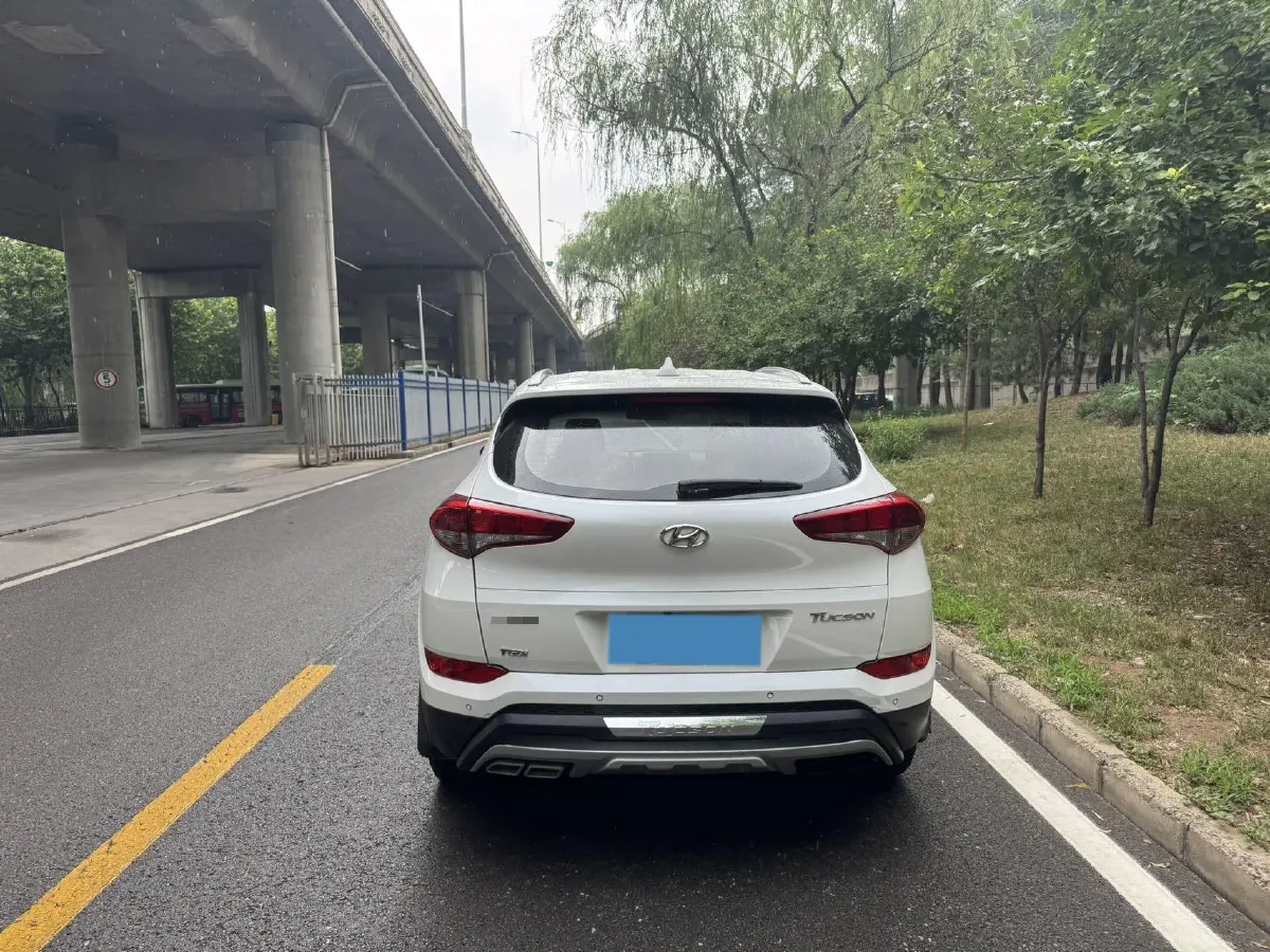 2015 Hyundai Tucson 1.6T 177HP L4 7DCT,autocango,china used car exporter,china ev exporter,chinese used car exporter,chinese used ev exporter