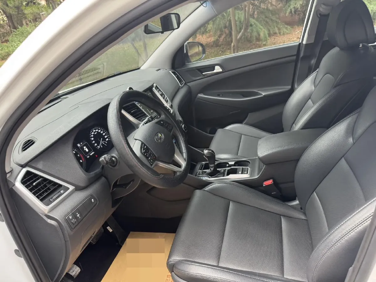 2015 Hyundai Tucson 1.6T 177HP L4 7DCT,autocango,china used car exporter,china ev exporter,chinese used car exporter,chinese used ev exporter