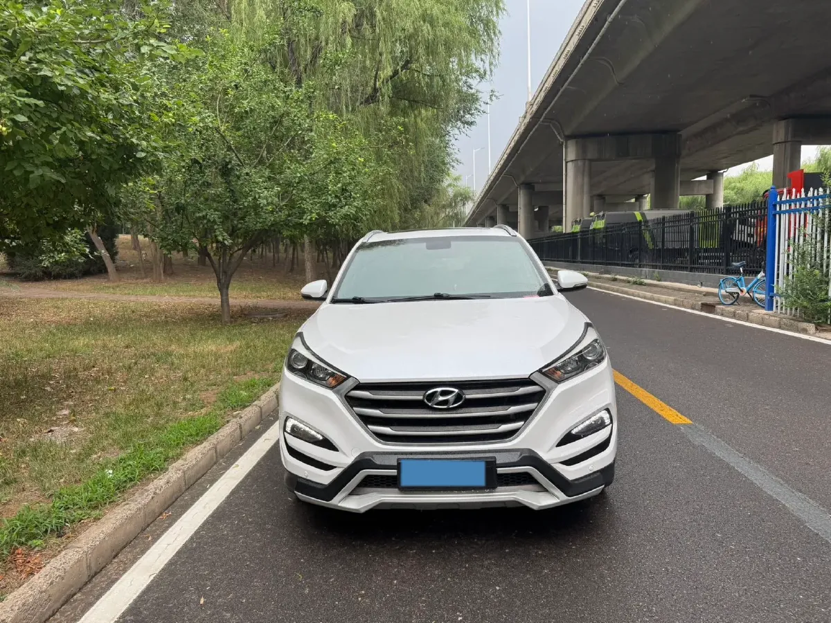 2015 Hyundai Tucson 1.6T 177HP L4 7DCT,autocango,china used car exporter,china ev exporter,chinese used car exporter,chinese used ev exporter