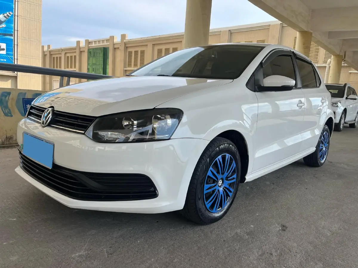 2016 Volkswagen Polo 1.4L 90HP L4 6AT