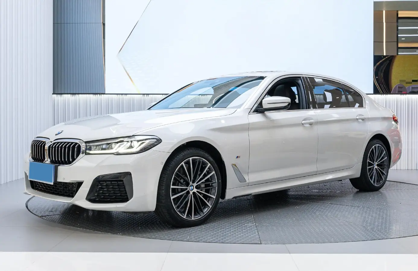 2022 BMW 5 Series 2.0T 252HP L4 8AT