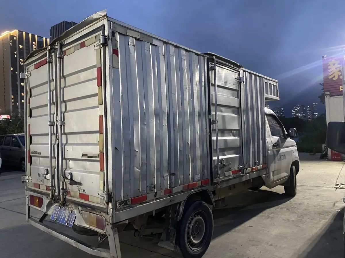 2020 WuLing RongGuang New Truck Special 1.8L 125HP L4 5MT,autocango,china used car exporter,china ev exporter,chinese used car exporter,chinese used ev exporter