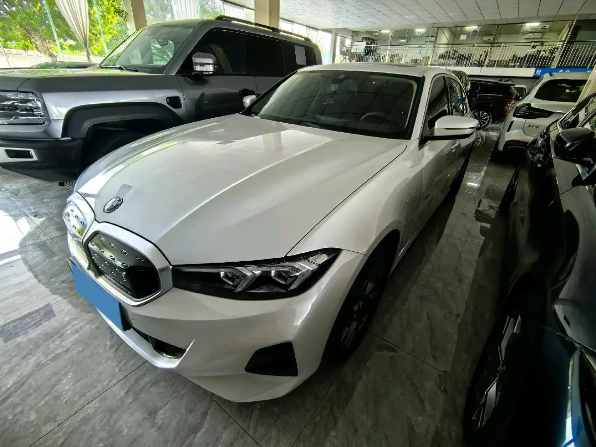 2024 BMW i3 BEV 70KWH