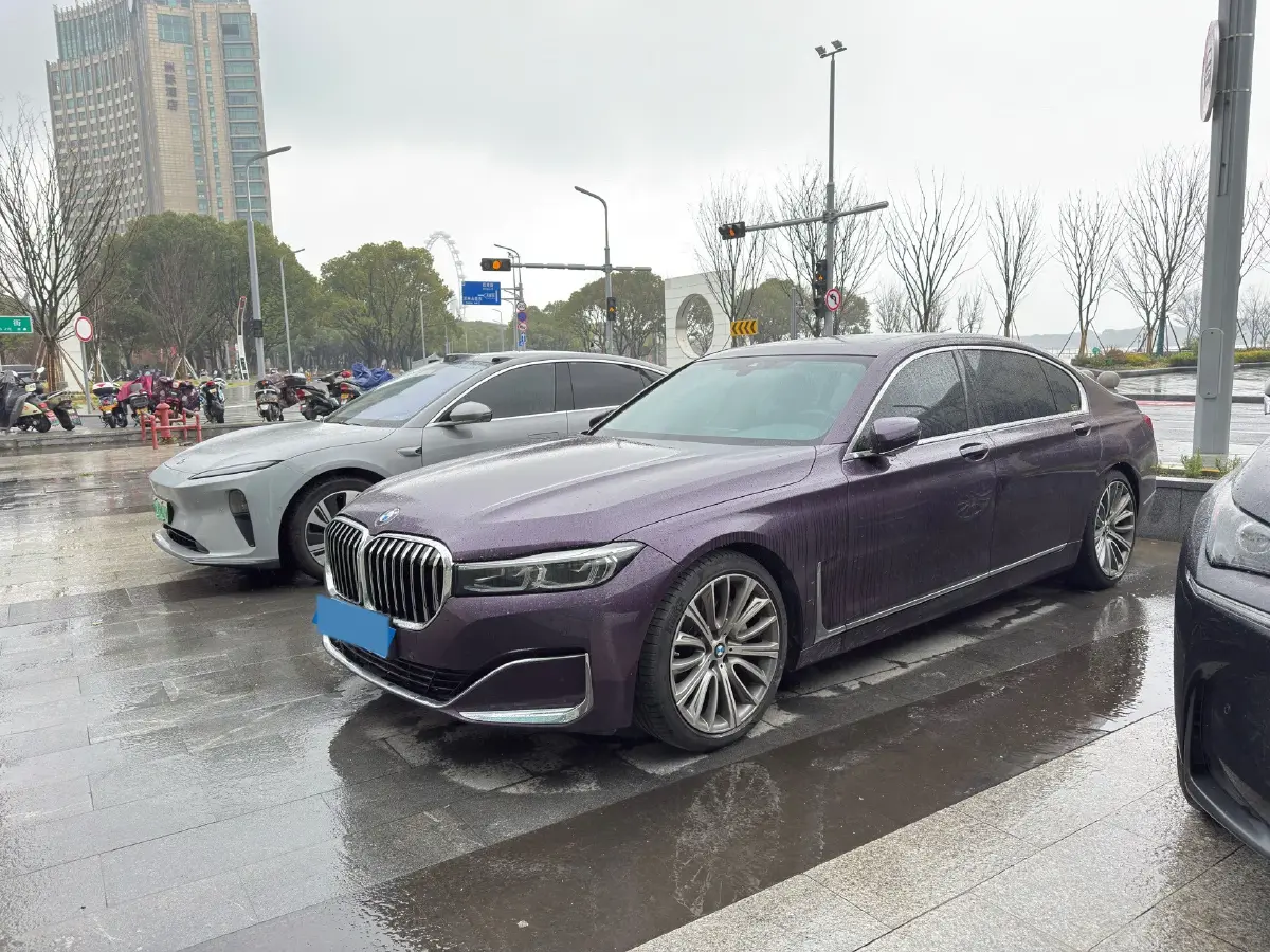 2021 BMW 7 Series 3.0T 340HP L6 8AT